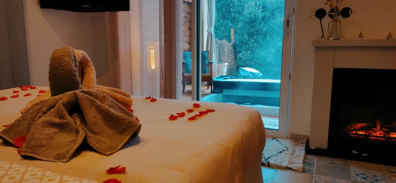 Magnifique petite villa avec jacuzzi l'attrape rêve Les Plantiers Esterno foto